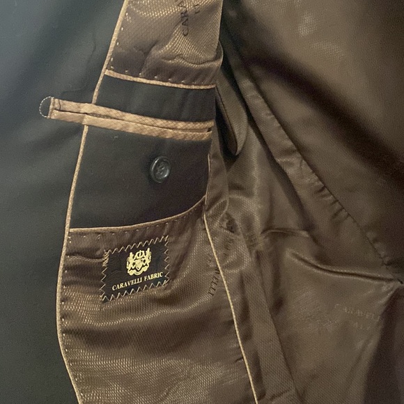 Caravelli Italy mens single breasted lined brown suit; size: 38R, 32W - Picture 5 of 13